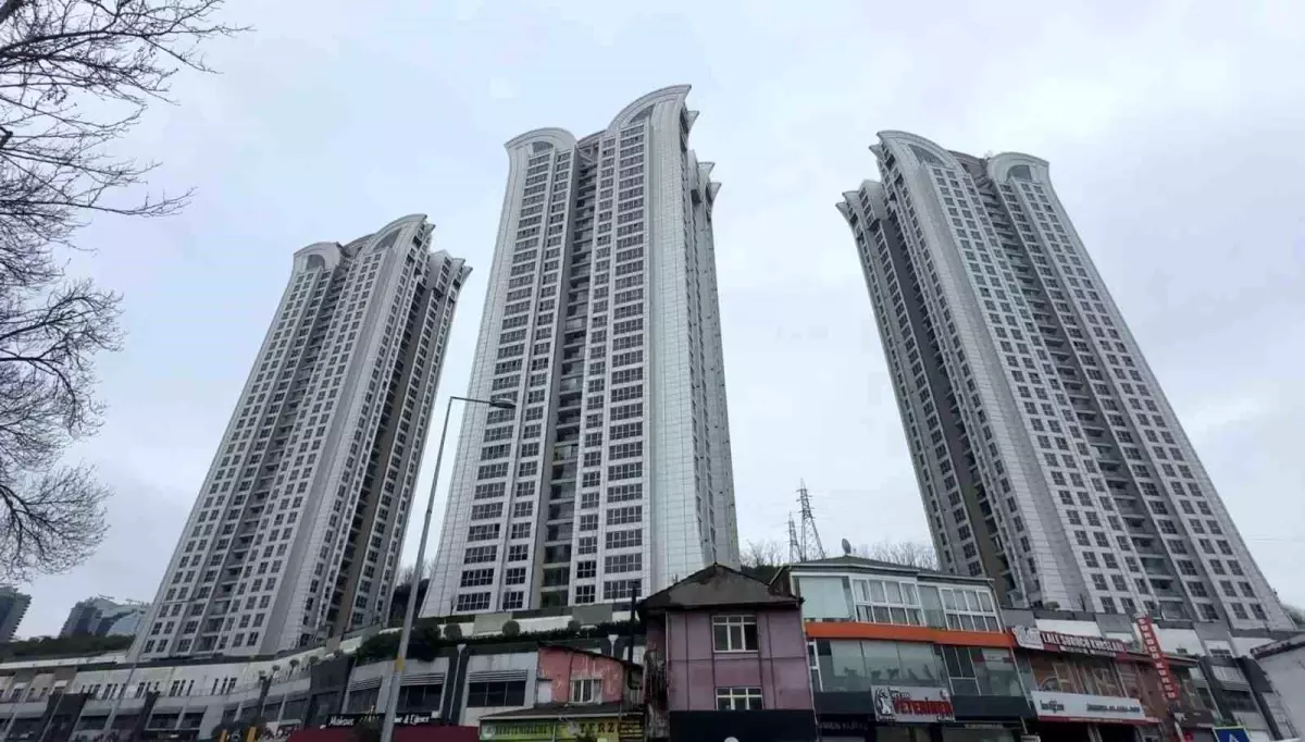 İstanbul'da lüks sitede 30'uncu kattan düşen çocuk hayatını kaybetti