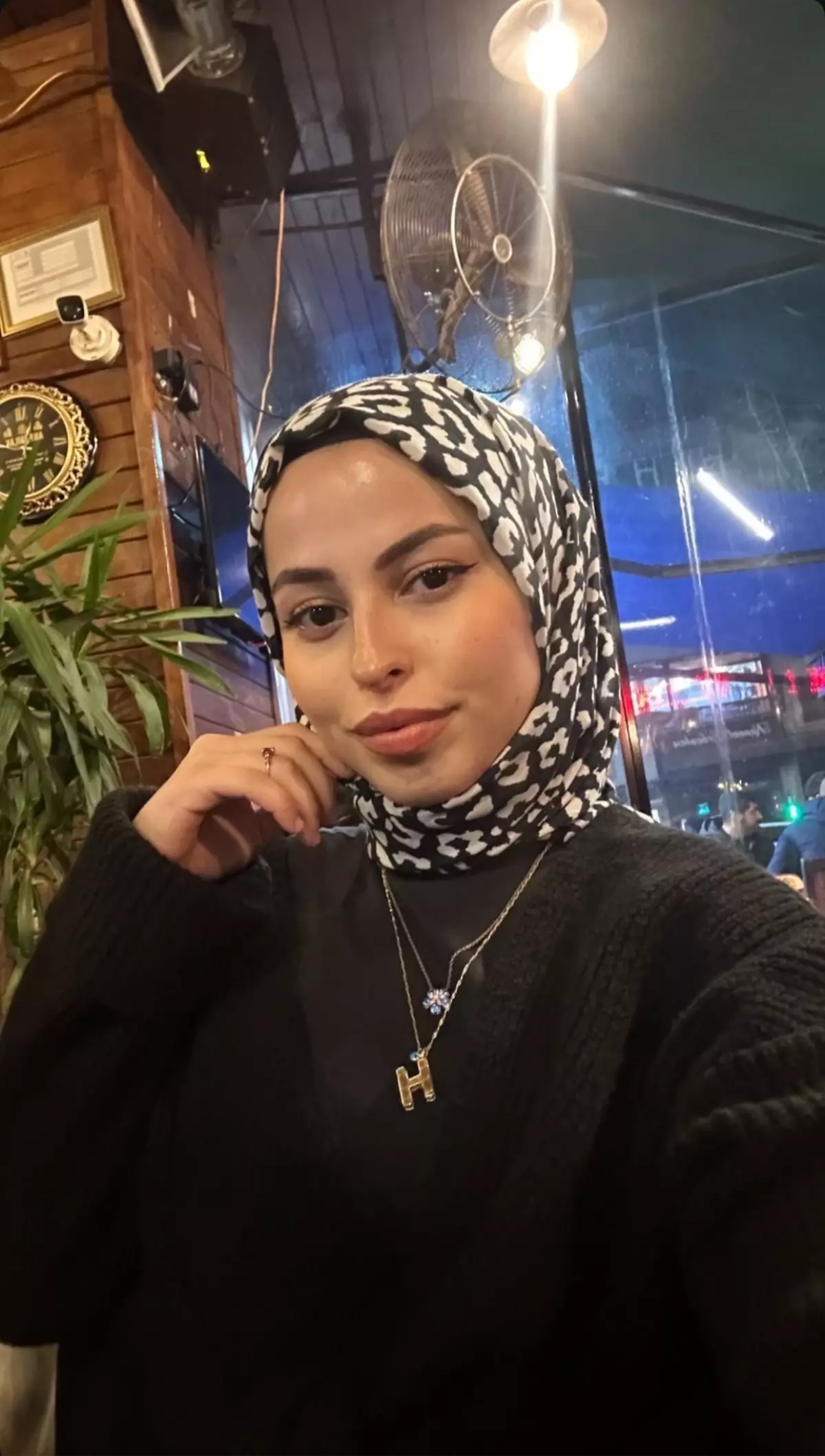 Kazada savrulan kamyonetin çarptığı yaya öldü