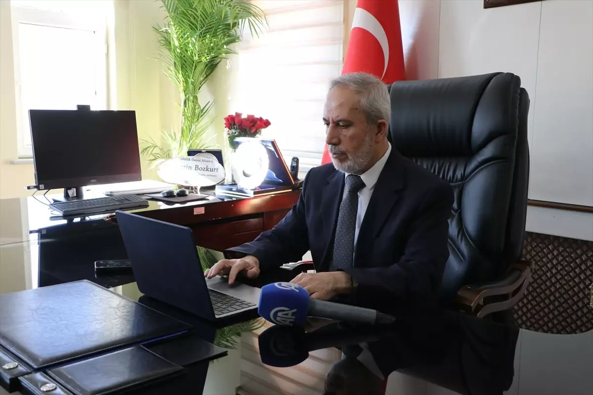 Kilis Müftüsü Bozkurt, AA'nın "Yılın Kareleri" oylamasına katıldı