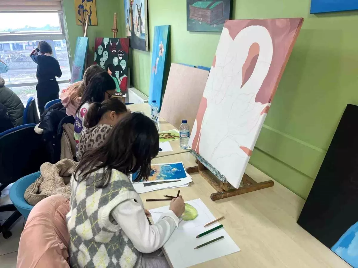 Kış kulübünde resim etkinliği