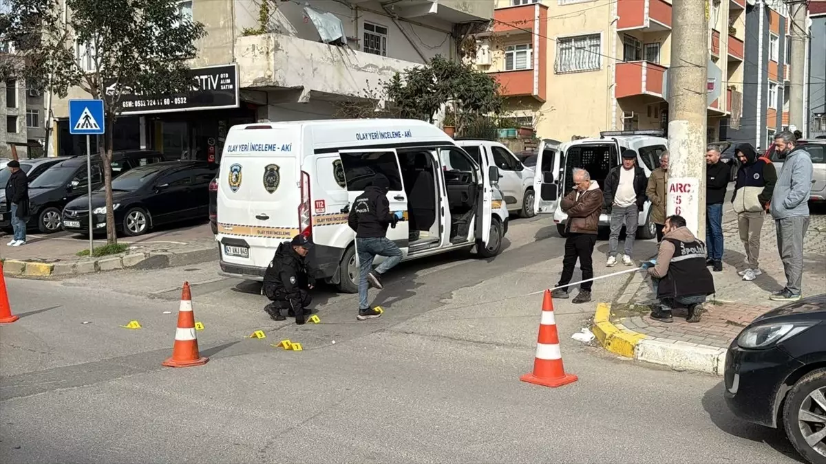 Kocaeli'de açılan ateş sonucu özel diş polikliniğine kurşun isabet etti