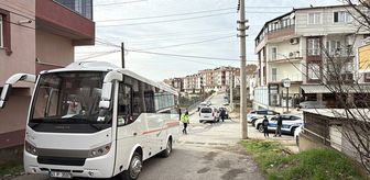 Kocaeli'de servis aracının çarptığı ilkokul 1. sınıf öğrencisi yaşamını yitirdi