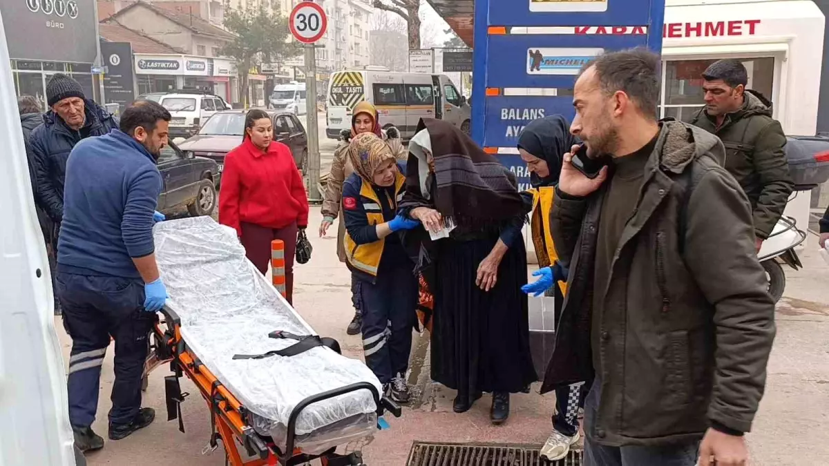 PTT Kargo minibüsünün çarptığı yaşlı kadın yaralandı