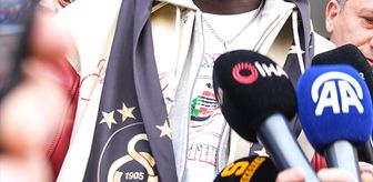 Renato Nhaga, Galatasaray'a transferi için İstanbul'da