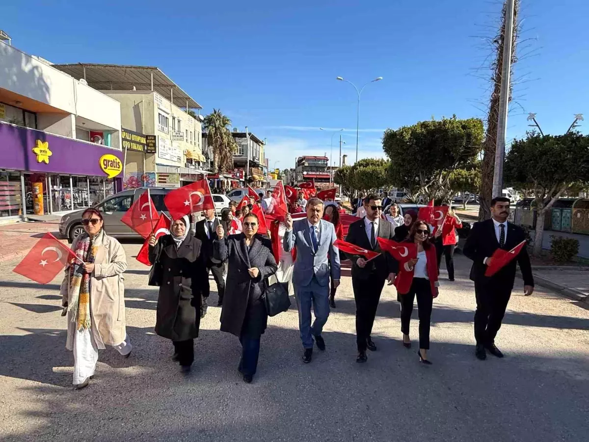 Silifke'de bayrak yürüyüşü