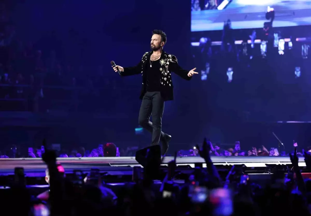 Tarkan'ı 9 gündür süren konser serisinde yaklaşık 50 bin kişi dinledi