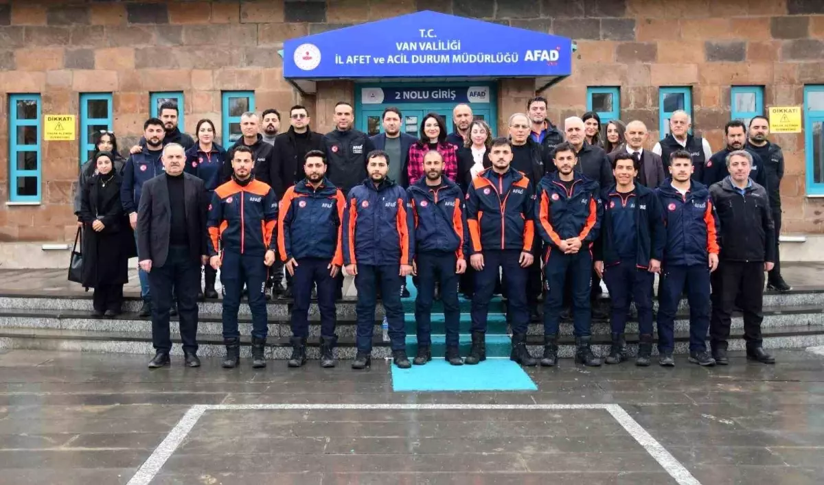 YYÜ'de "Van İlinin Depremselliği" söyleşi düzenlendi