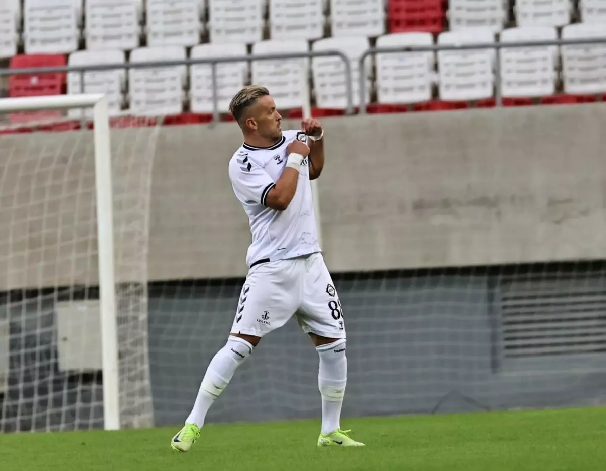 Altay'ın Kaptanı Özgür Özkaya, Kariyerindeki 400. Maçını Oynadı