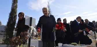 Bakan Uraloğlu, Malatya'da depremlerde hayatını kaybedenlerin kabirlerini ziyaret etti