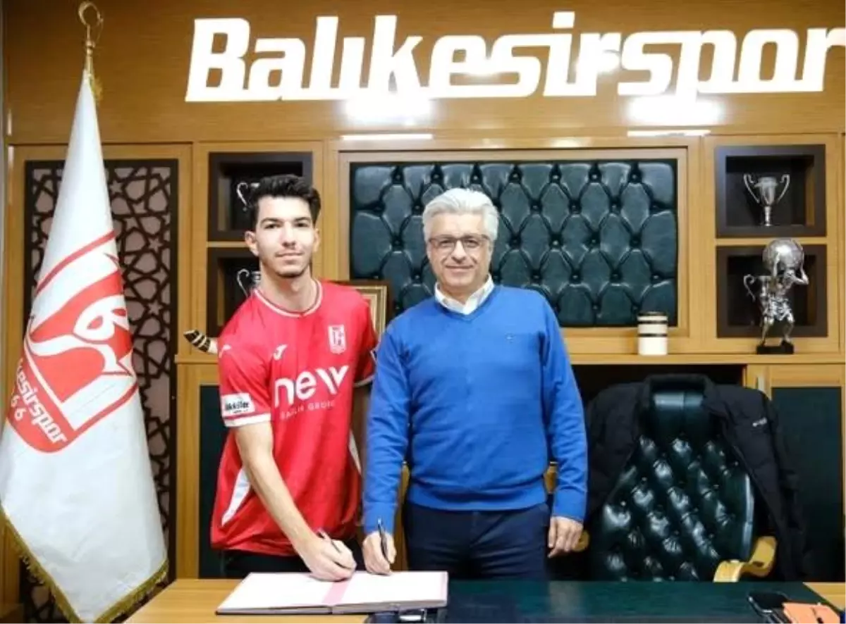 Balıkesirspor, Ozan, Hüseyin Melih ve Mert Hüseyin'e imza attırdı
