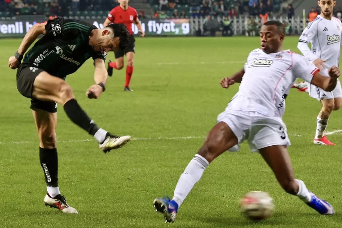 Beşiktaş, Kocaeli'den son anlarda 1 puanla döndü