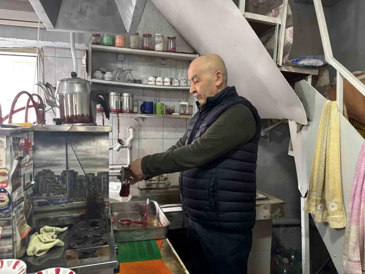 Bu kıraathanede çay 5 lira