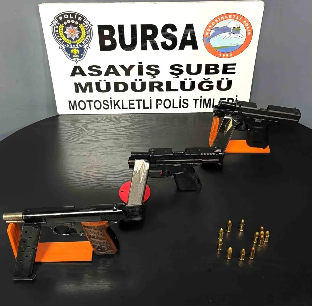 Bursa'da aranan şahıslara operasyon: Suç aletleriyle yakalandılar