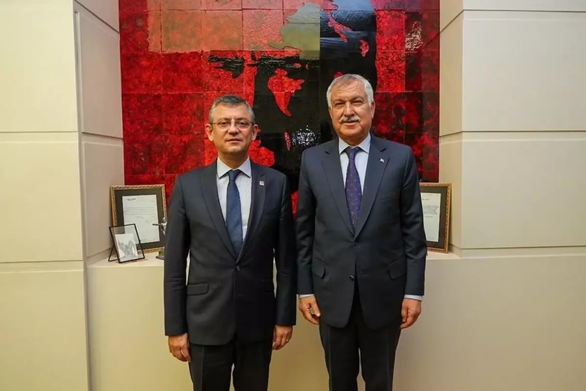 Özgür Özel'den Zeydan Karalar açıklaması: Kurulan kumpaslar çöktü