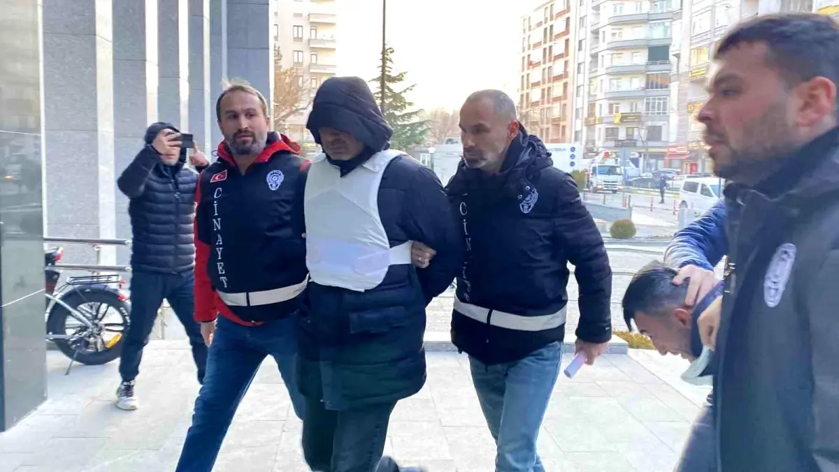 Çorum'da yaşlı adamın canice öldürülmesiyle ilgili 4 zanlı adliyeye sevk edildi