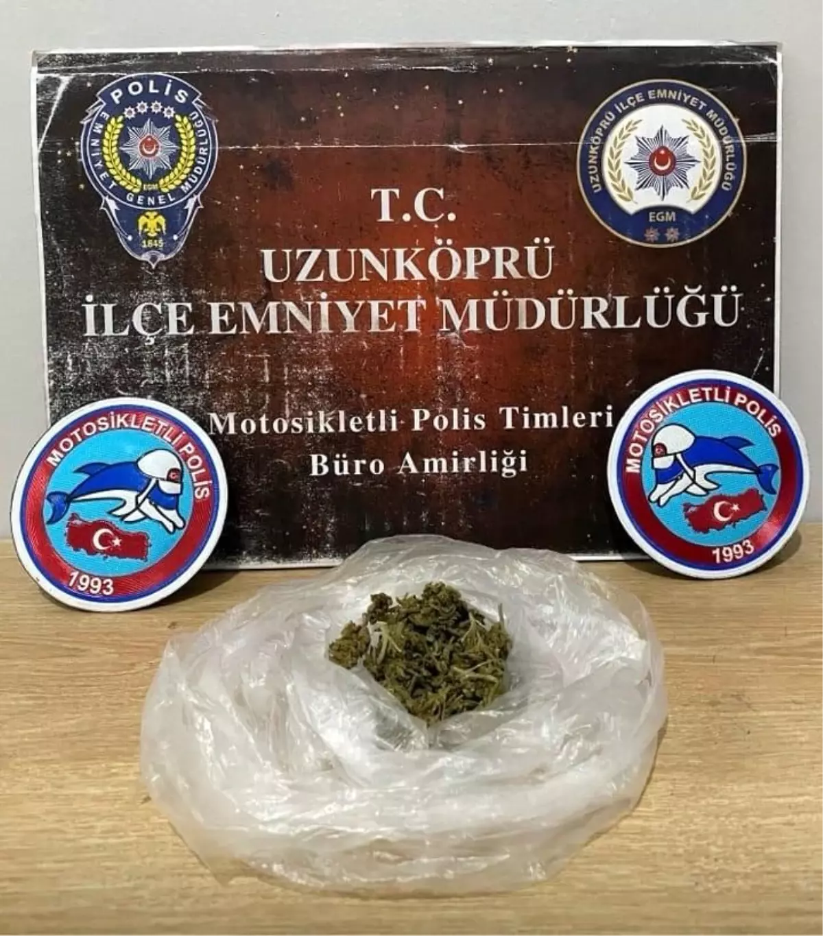 Edirne'de uyuşturucuya geçit yok: 1 şüphelinin üzerinde esrar ele geçirildi