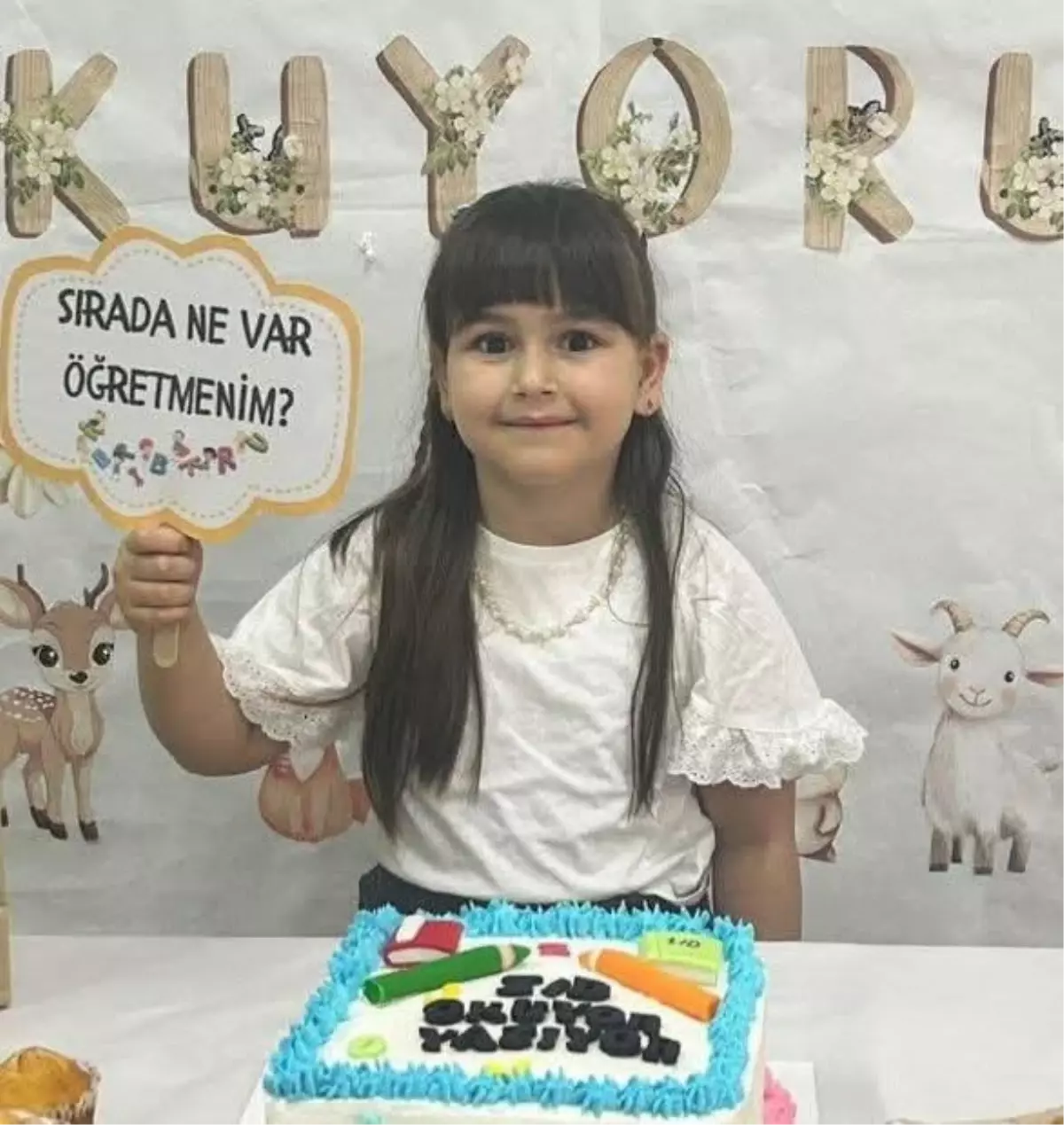 Gebze'de servis aracına koşarken çarpan Elanur toprağa verildi