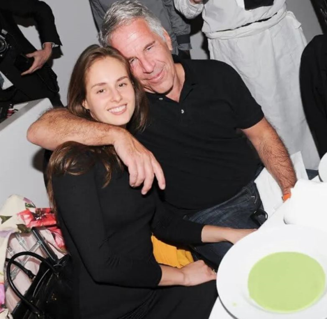 epstein ile gocmen sevgilisi arasinda dikkat 19540008 3779 m