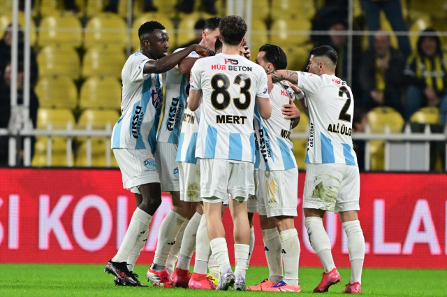 Fenerbahçe ikinci yarıda yıldızlarıyla geri döndü