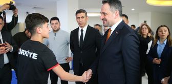 Gençlik ve Spor Bakan Yardımcısı Eminoğlu, Adana'da gençlerle bir araya geldi Açıklaması