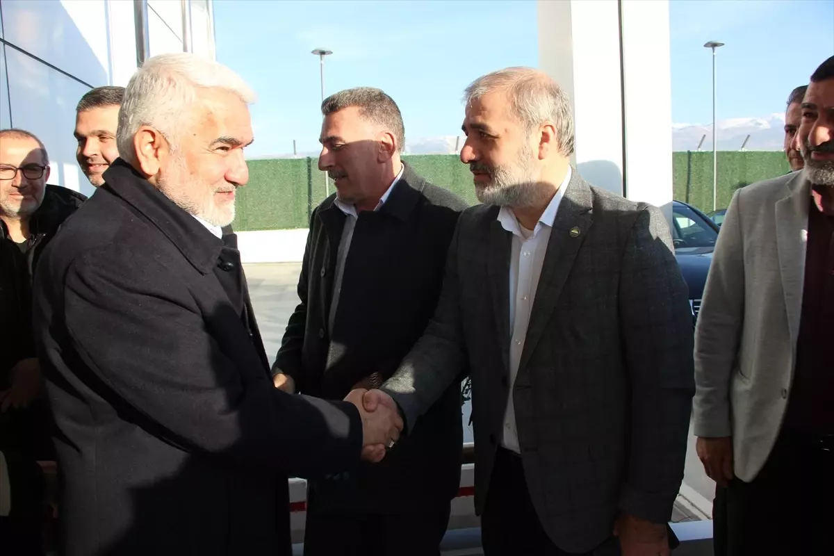 HÜDA PAR Genel Başkanı Yapıcıoğlu, Kahramanmaraş'ta ziyaretlerde bulundu