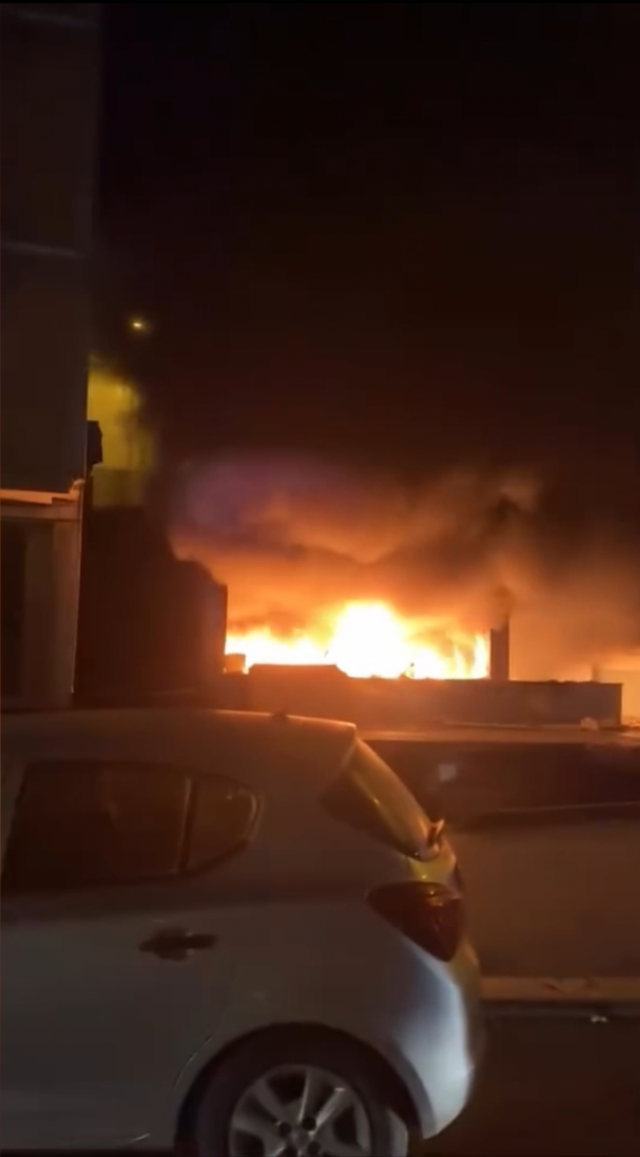 kagithane de yanginda mahalleliyi islik calarak 19539285 5143 m