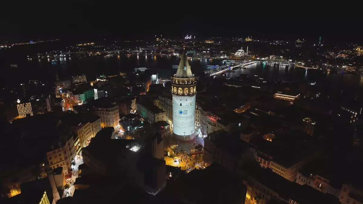 Kahramanmaraş depreminin yıl dönümü nedeniyle Galata Kulesi'ne video yansıtıldı