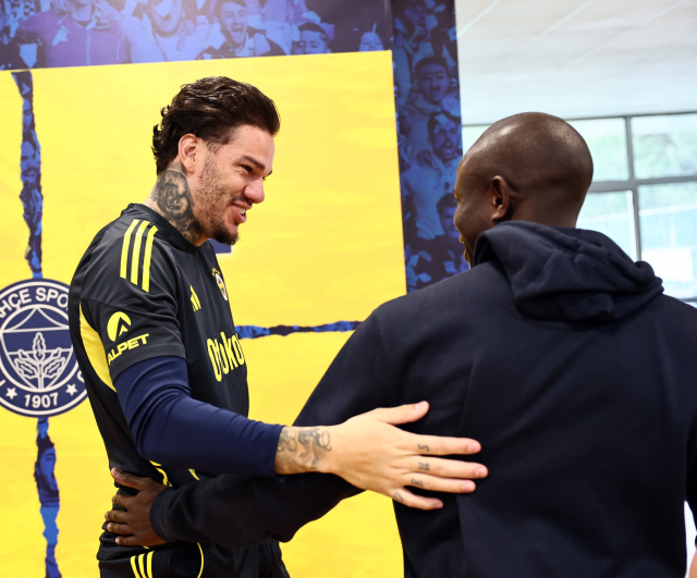 Kante Fenerbahçe'de ilk antrenmanına çıktı! Her gören bacağındaki detaya takıldı