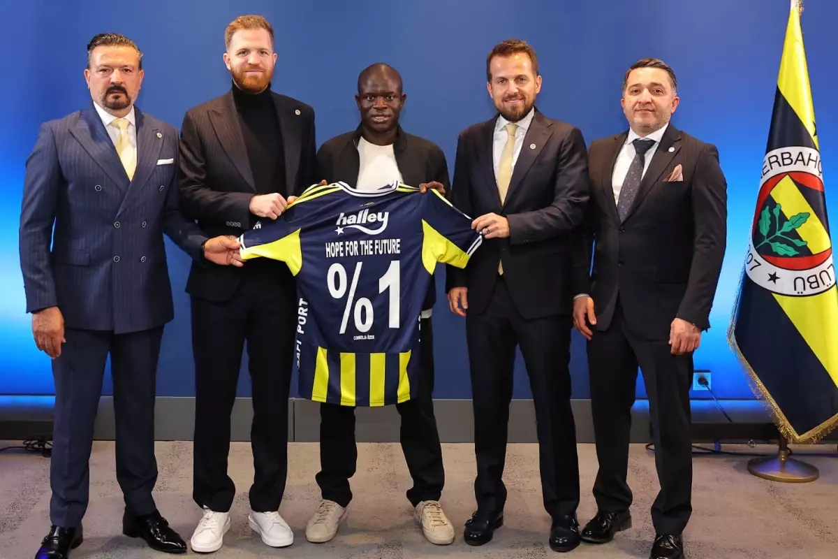 Kante'nin giydiği ayakkabı törene damga vurdu: Herkes aynı yorumu yapıyor