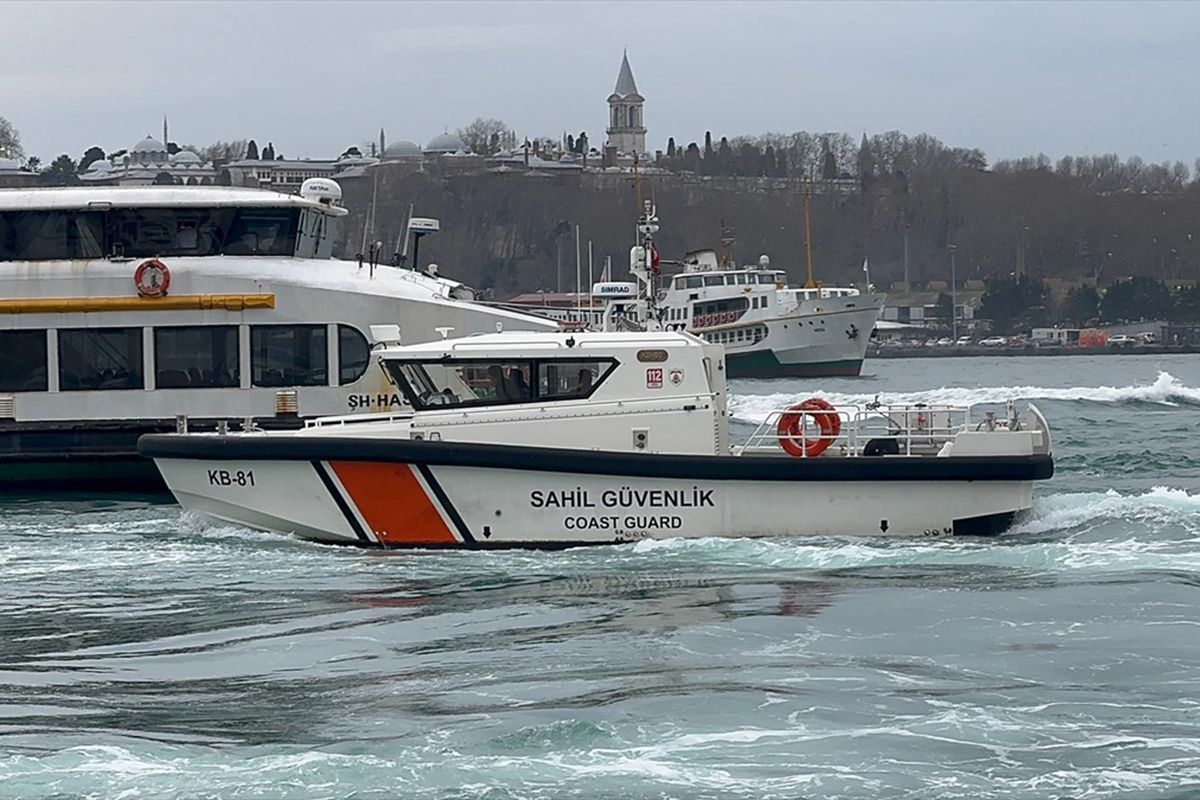 İstanbullu kabusu yaşadı! Denizde görünce hemen telefona sarıldılar