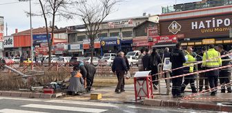 Kayseri'de otomobilin çarptığı tramvay durağındaki 3 yaya yaralandı