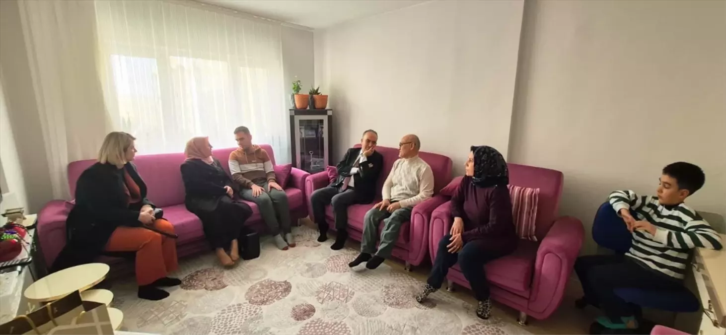 Konya Aile ve Sosyal Hizmetler ?İl Müdürü Topal'dan depremzede ailelere ziyaret