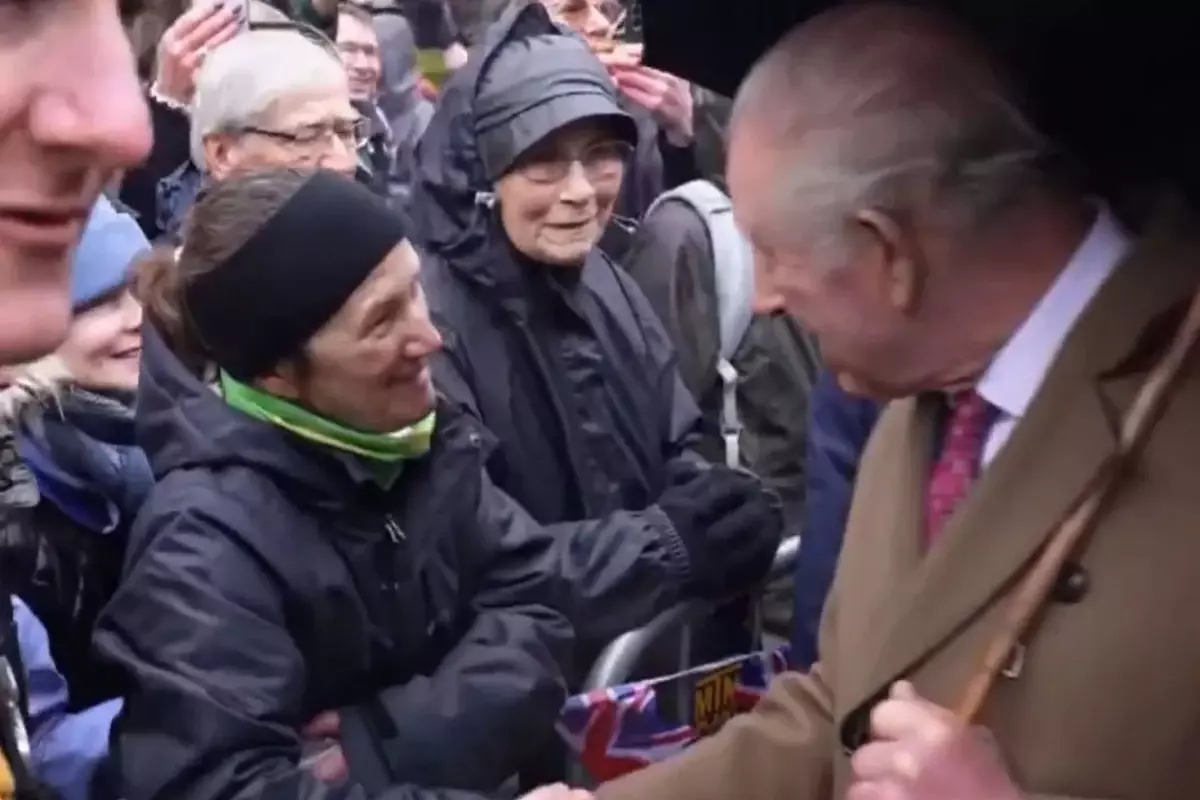 Kral Charles, Prens Andrew'un Epstein Skandalı Nedeniyle Yuhalandı