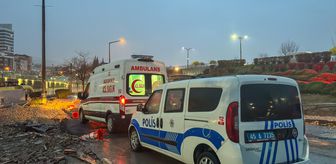 Manisa'da trenin çarptığı genç yaralandı