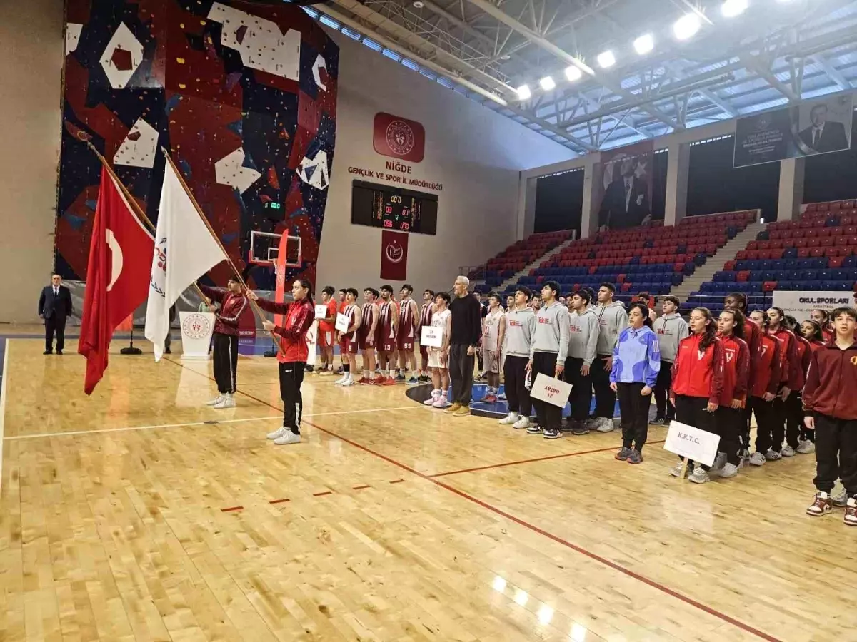 Okul Sporları Basketbol Gençler A Yarı Final Müsabakaları açılış seremonisi yapıldı