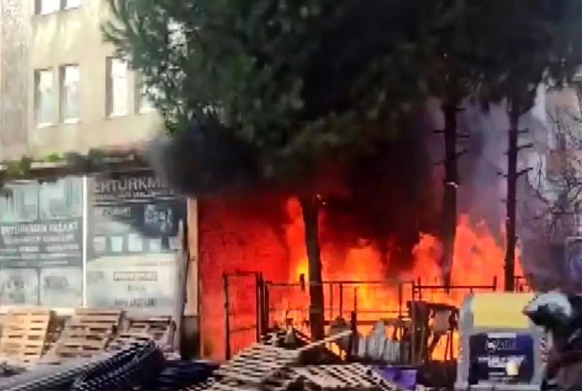 Ordu'da iş yeri deposunda yangın