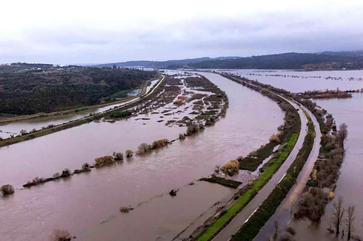 Portekiz'i fırtına ve sel vurdu: 1 kişi hayatını kaybetti