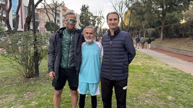 siddetle oneriyor 75 yasindaki veteran atlet 19542115 8910 m