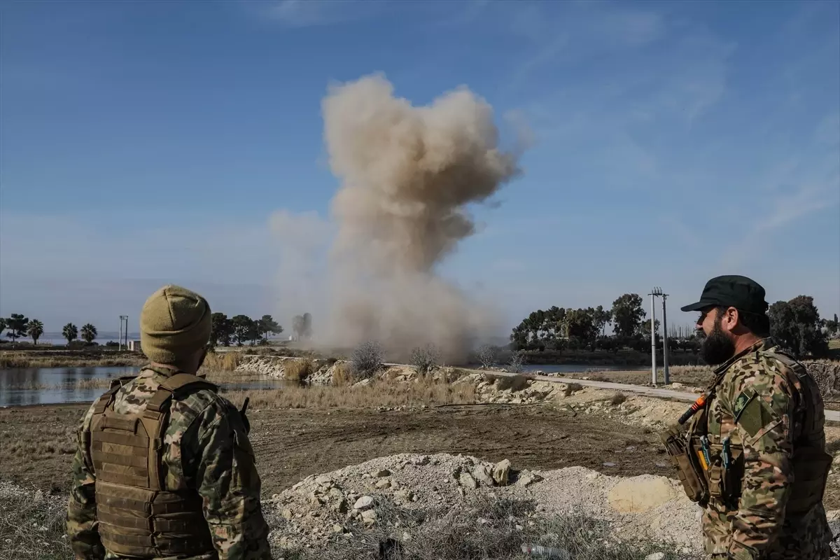 Suriye'deki Süleyman Şah Türbesi'nde mayın temizleme çalışmaları AA kameralarına yansıdı