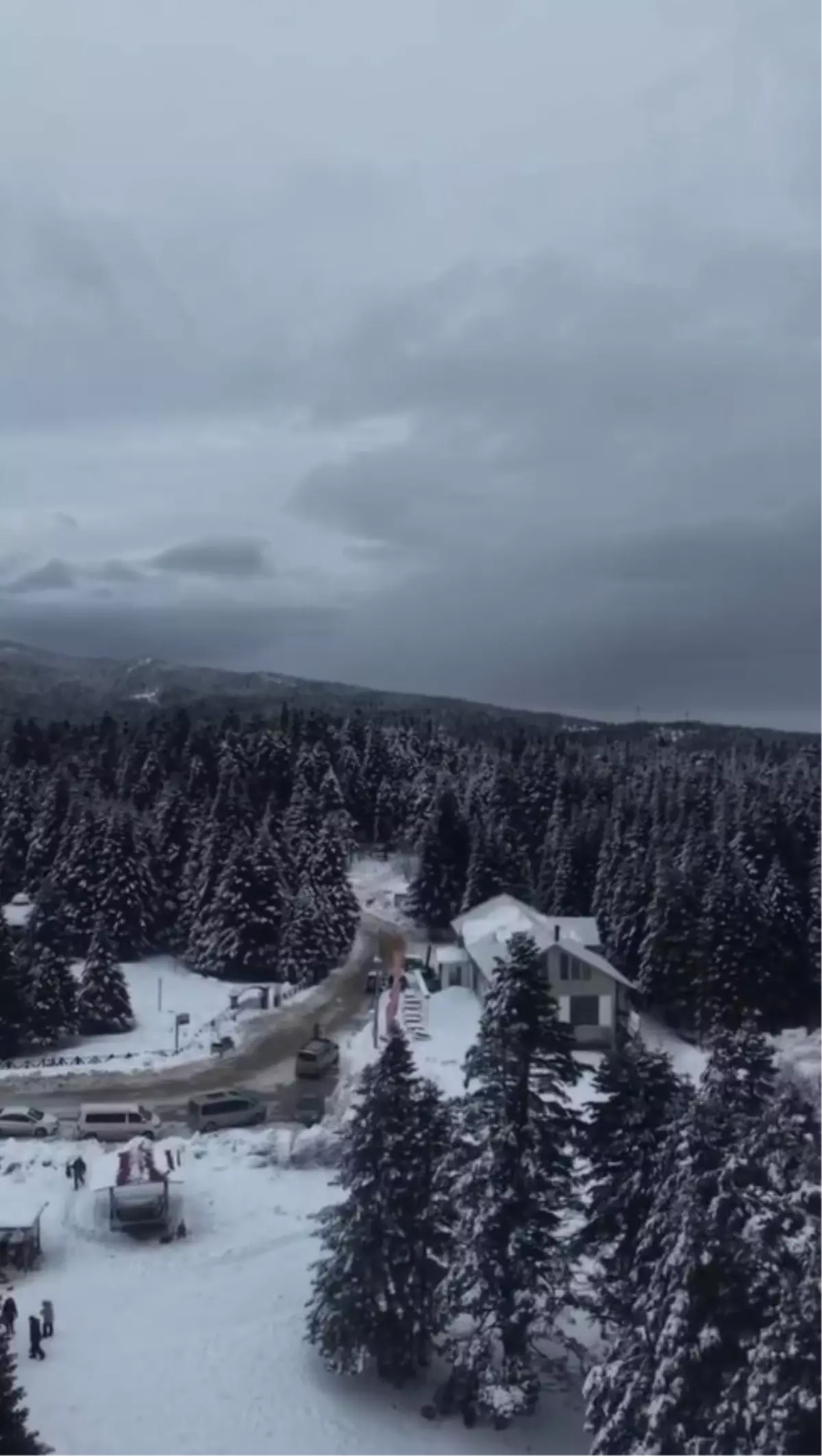 Uludağ Milli Parkı'nda kar manzarası dronla görüntülendi