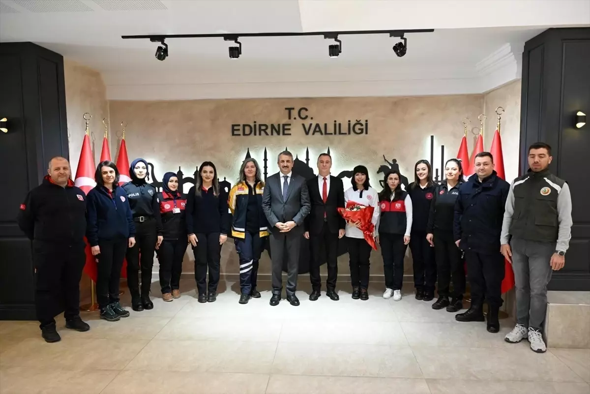 112 Acil Çağrı Merkezi personelinden Vali Sezer'e ziyaret