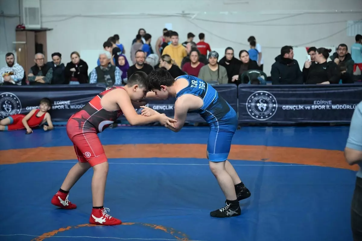 6 Şubat depreminde hayatını kaybeden güreşçiler, Edirne'de anıldı