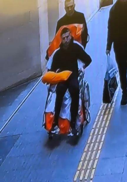 He hid the weapon with which he killed 2 defendants and martyred the gendarme in the toilet of the wheelchair