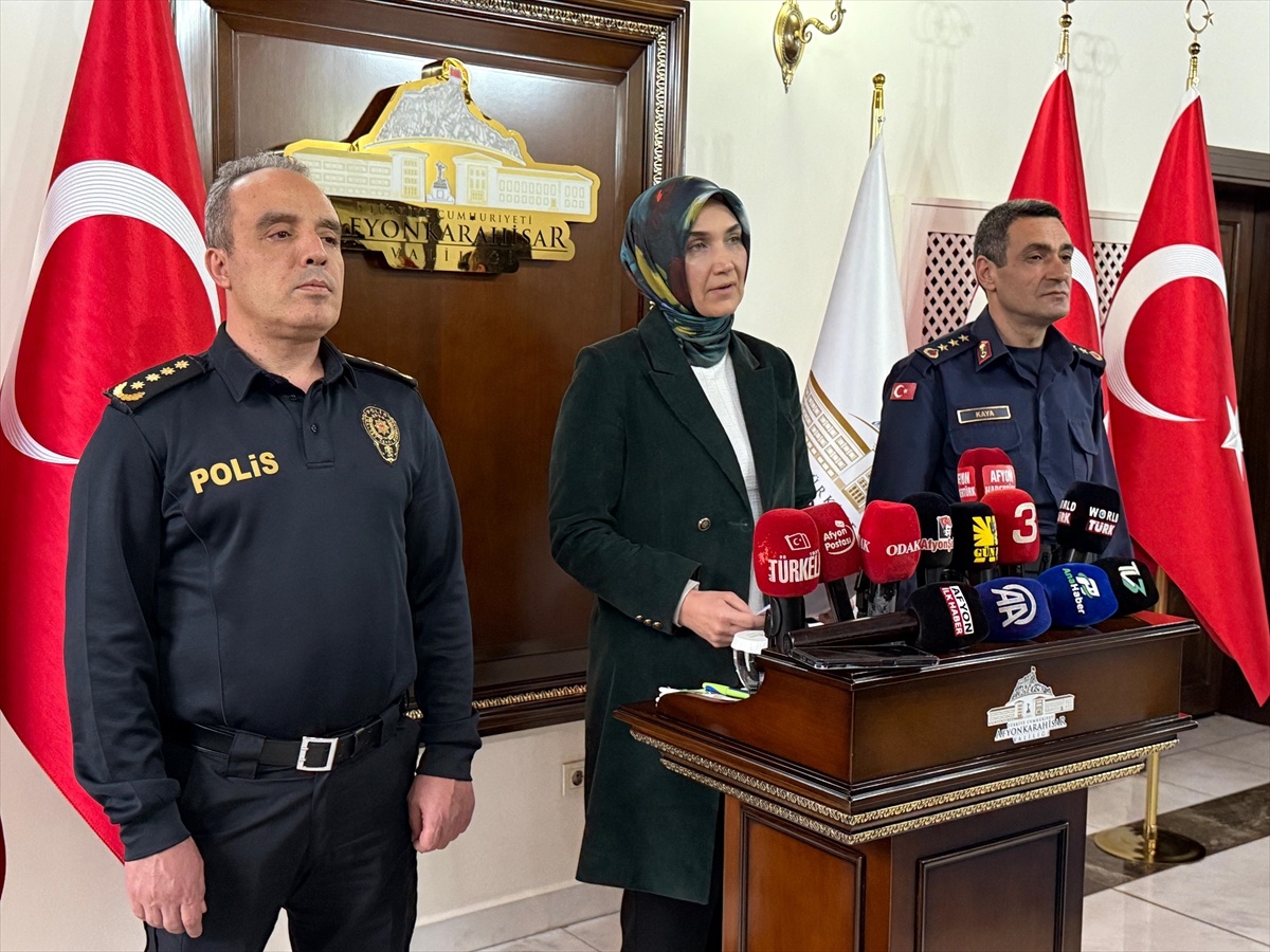 Afyonkarahisar Valisi Yiğitbaşı, aylık basın bilgilendirme toplantısı yaptı