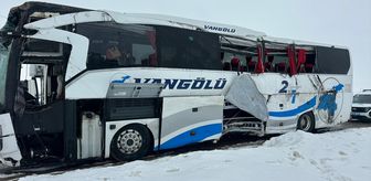 Ağrı'da yolcu otobüsünün devrilmesi sonucu 16 kişi yaralandı