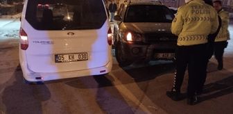 Amasya'da iki otomobilin çarpıştığı kazada 2 kişi yaralandı