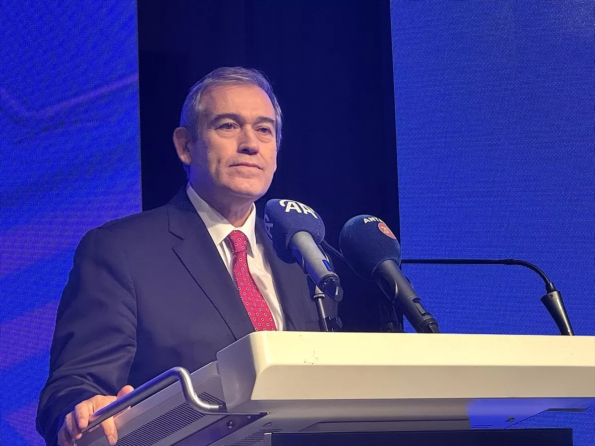 Antalya'da 'Dijital İnsan' zirvesi düzenlendi