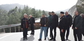 Antalya'da Kumluca-Kemer kara yolu göçük ve heyelan nedeniyle kısmen ulaşıma kapatıldı