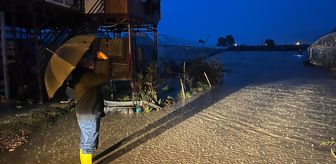 Antalya'da kuvvetli sağanak hayatı olumsuz etkiliyor