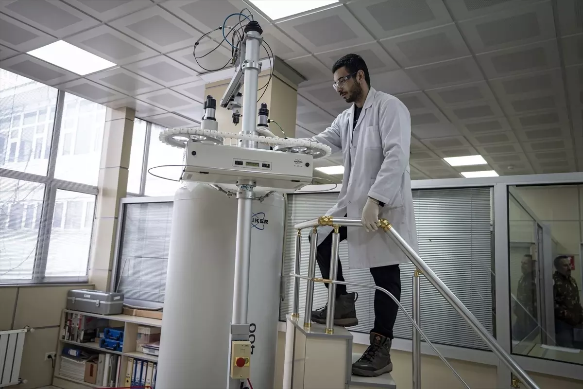 Atatürk Üniversitesinden bilim insanları, ilaç ham madde üretimi çalışmalarını anlattı